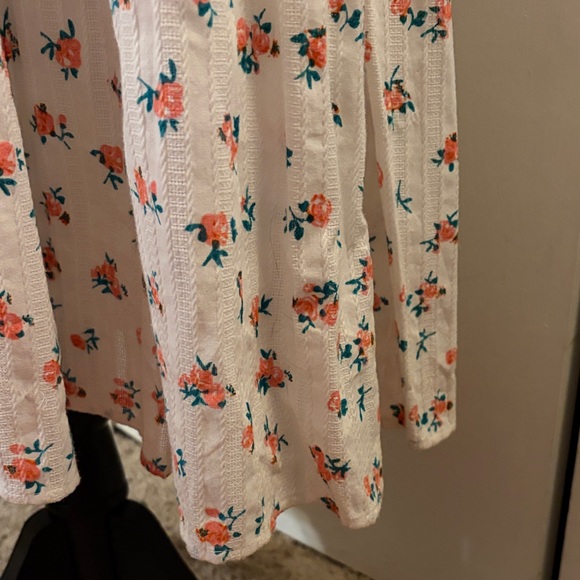 Ivy City Co White Floral Long Sleeve Midi Dress - Picture 6 of 8